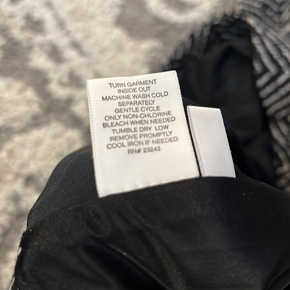 New York & Company draped skirt, black / cream, size 12 EUC! - Picture 8 of 8